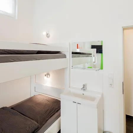 Apartment Secondhome Stuttgart: Connected Near Historic Esslingen Centre *