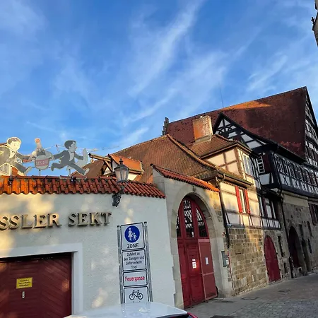 Secondhome Stuttgart: Connected Near Historic Esslingen Centre Apartment