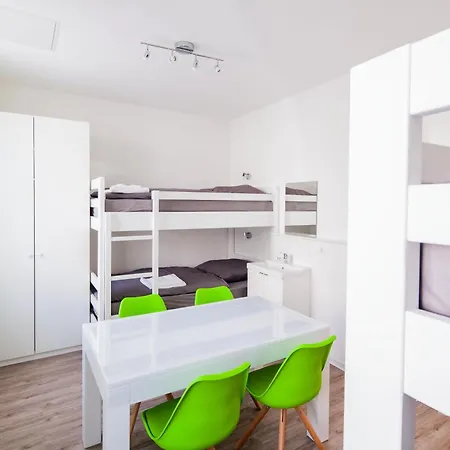 Secondhome Stuttgart: Connected Near Historic Esslingen Centre