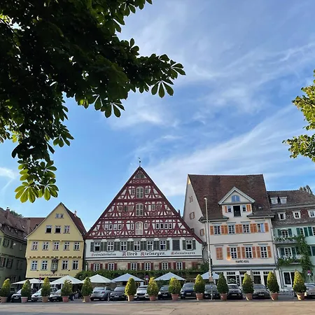 Apartment Secondhome Stuttgart: Connected Near Historic Esslingen Centre