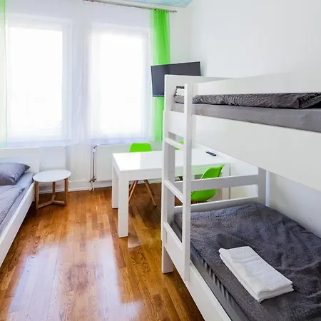 Secondhome Stuttgart - Moderne Grosse Nahe Der Hist Altstadt Von Esslingen An - Versch Groessen 8 - 11 - 19 Betten 아파트 *