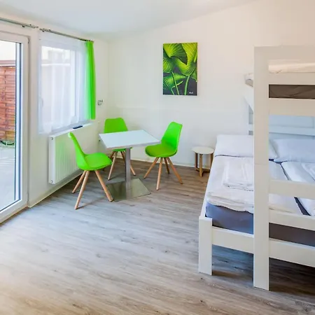 Secondhome Stuttgart - Moderne Grosse Nahe Der Hist Altstadt Von Esslingen An - Versch Groessen 8 - 11 - 19 Betten Διαμέρισμα Έσλινγκεν
