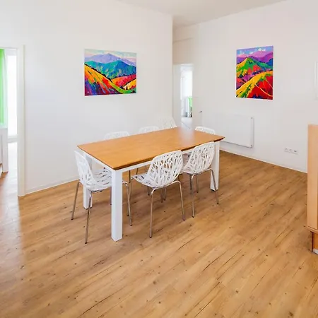 Apartment Secondhome Stuttgart: Connected Near Historic Esslingen Centre Esslingen am Neckar