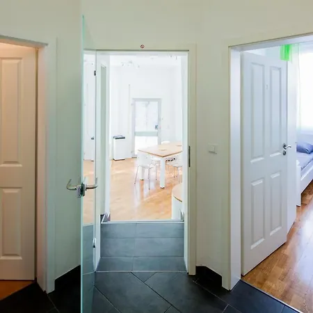 Secondhome Stuttgart - Moderne Grosse Nahe Der Hist Altstadt Von Esslingen An - Versch Groessen 8 - 11 - 19 Betten 아파트 에즐링겐