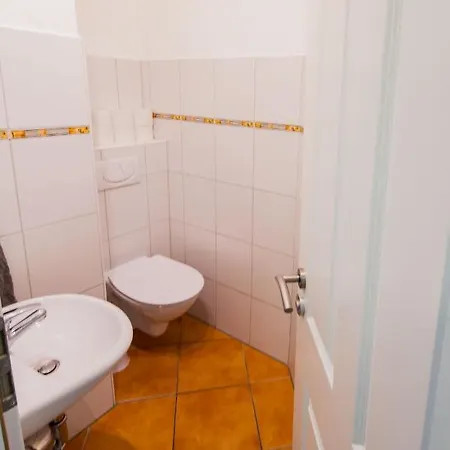 Secondhome Stuttgart - Moderne Grosse Nahe Der Hist Altstadt Von Esslingen An - Versch Groessen 8 - 11 - 19 Betten 에즐링겐