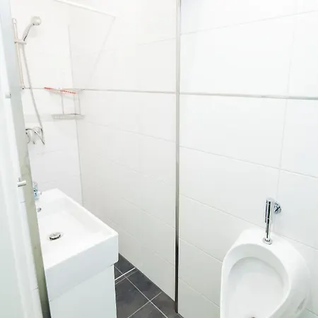 Apartment Secondhome Stuttgart: Connected Near Historic Esslingen Centre