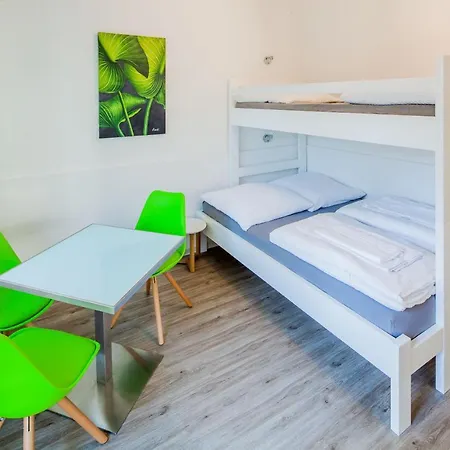 Secondhome Stuttgart - Moderne Grosse Nahe Der Hist Altstadt Von Esslingen An - Versch Groessen 8 - 11 - 19 Betten Διαμέρισμα *